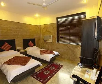 ***  Hotel Singh Palace Delhi  India